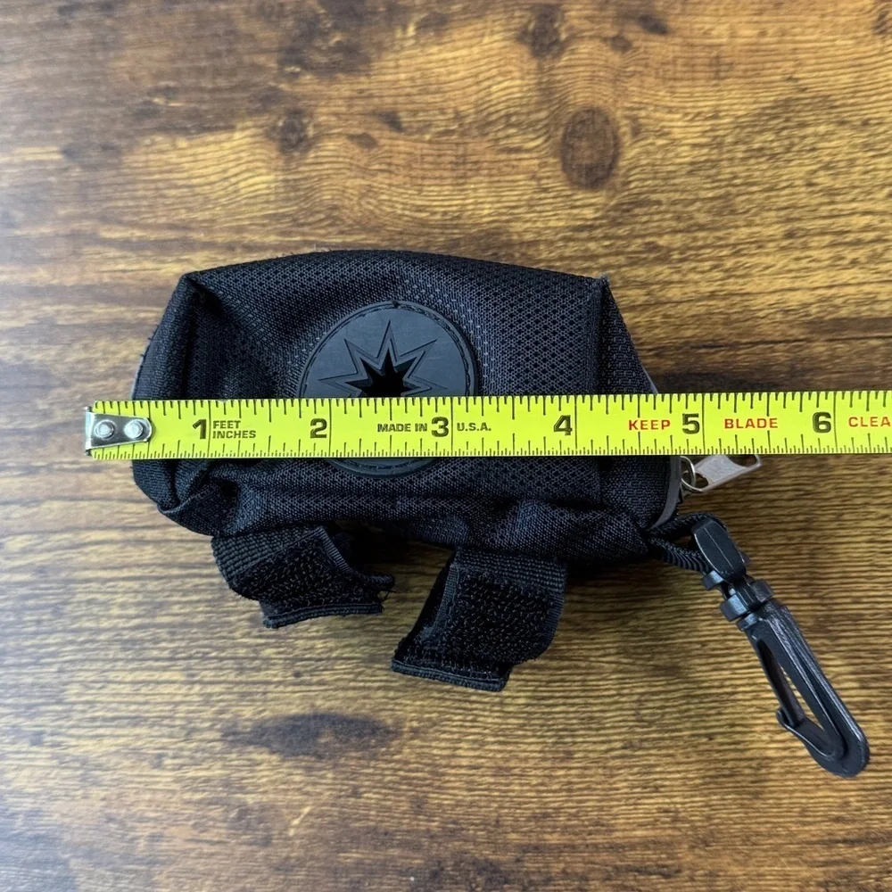 petthing compact black